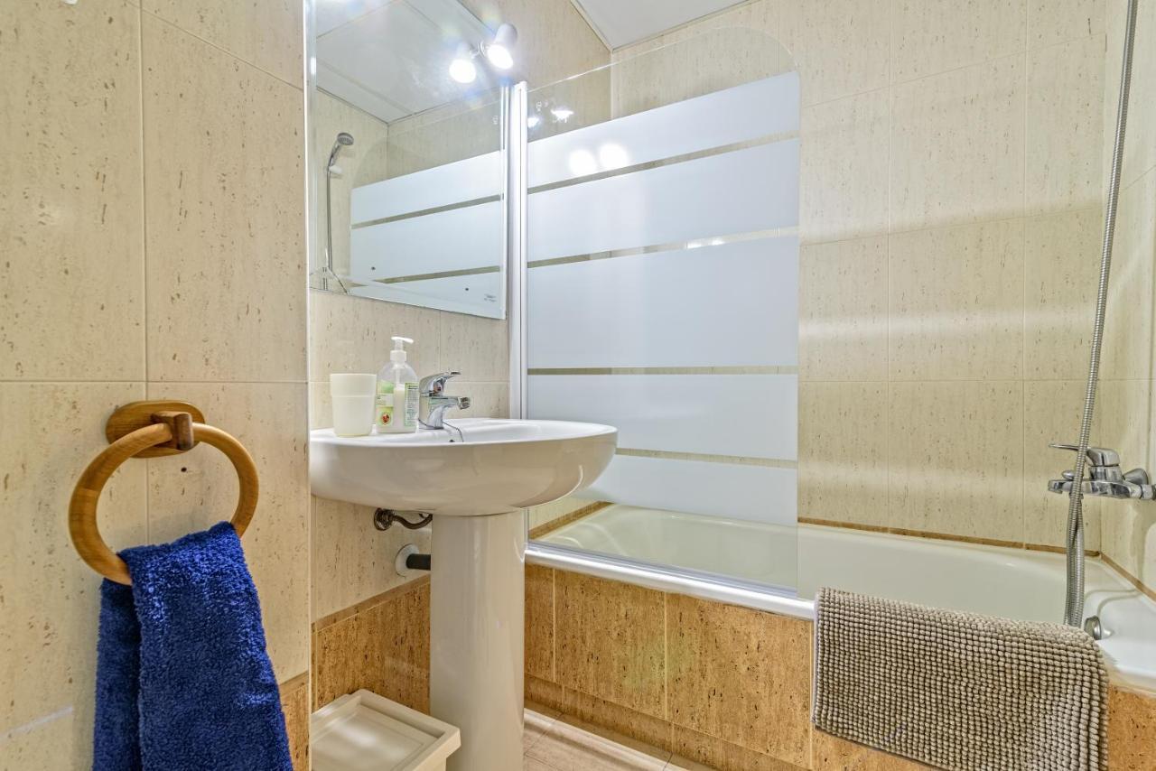 Apartamento&Piscina Cerca De Barcelona Ripollet Bagian luar foto